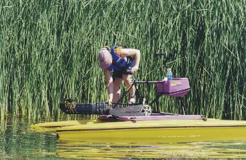 Clearing weeds is a breeze with Hydrobike 'easylift' drivetrain.