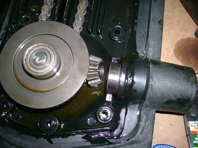 Drive units are built to last with hardened steel internals submersed in an oil bath.